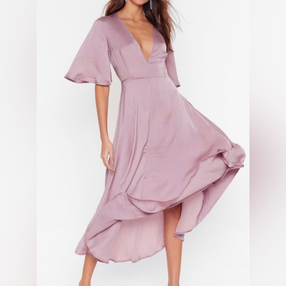 Nasty Gal give it a whirl plunging dress lilac size small NWT